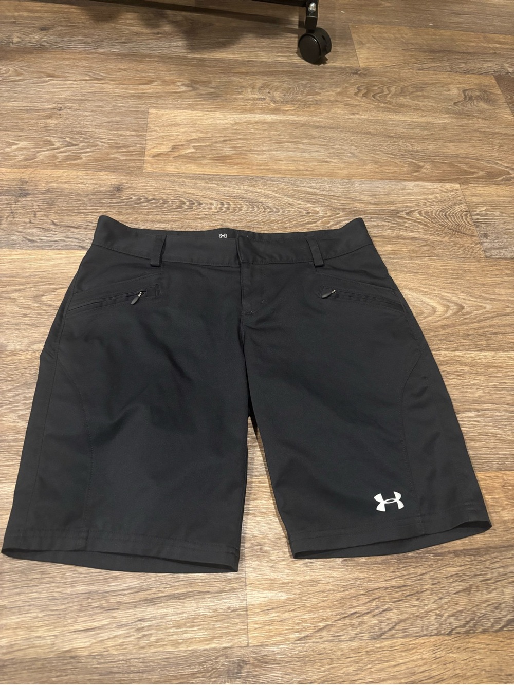 Under Armour HeatGear Shorts Black Athletic Training Zip Pocket Women’s 8